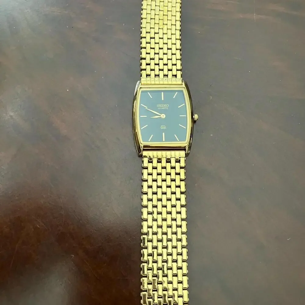 Rare Vintage Seiko Tonneau/Barrel Slim Tank Gold Tone Watch